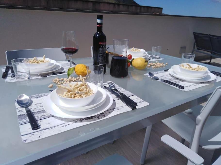 A 2 Passi Dal Castello ,Appartamento Con Veranda 카스텔라마레델골포 외부 사진