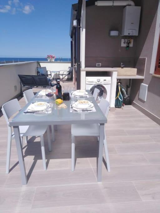A 2 Passi Dal Castello ,Appartamento Con Veranda 카스텔라마레델골포 외부 사진