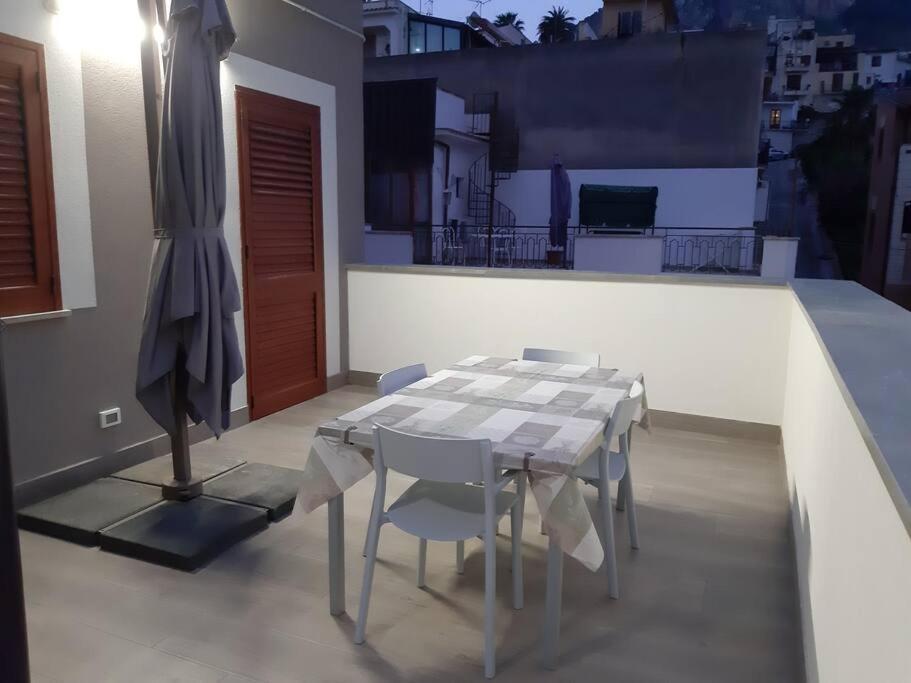 A 2 Passi Dal Castello ,Appartamento Con Veranda 카스텔라마레델골포 외부 사진