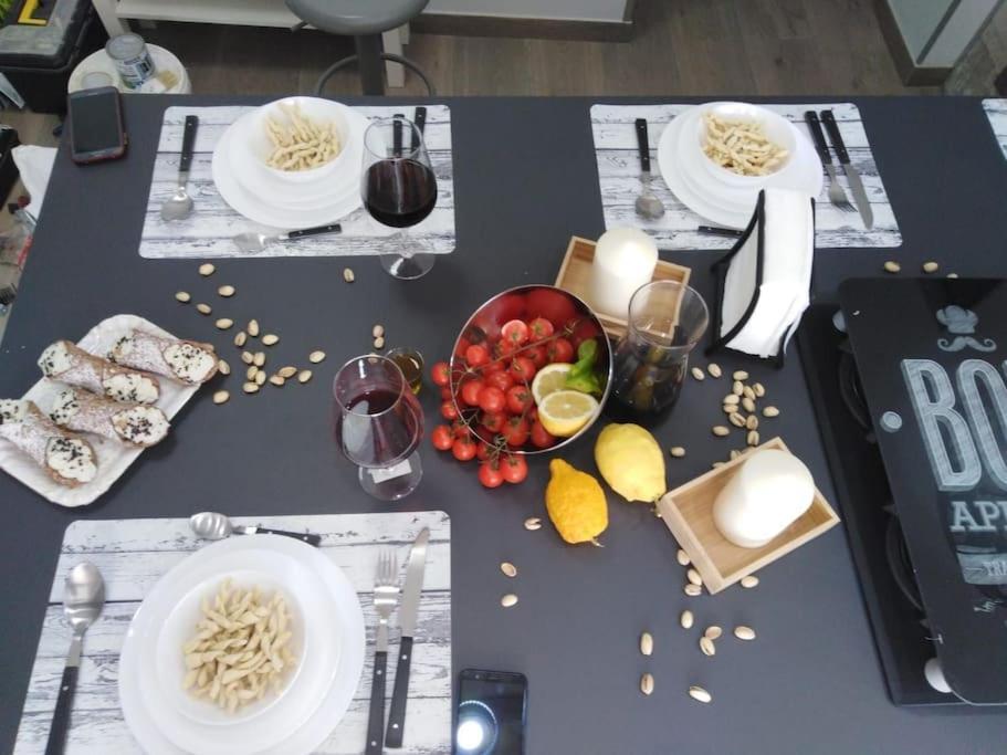 A 2 Passi Dal Castello ,Appartamento Con Veranda 카스텔라마레델골포 외부 사진